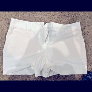 White, never worn size 6 loft women’s shorts